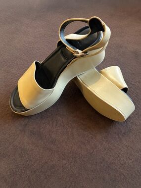 Vince Beige Leather Platform Slingback Sandals Size 10 EU 41 Minimal Wear